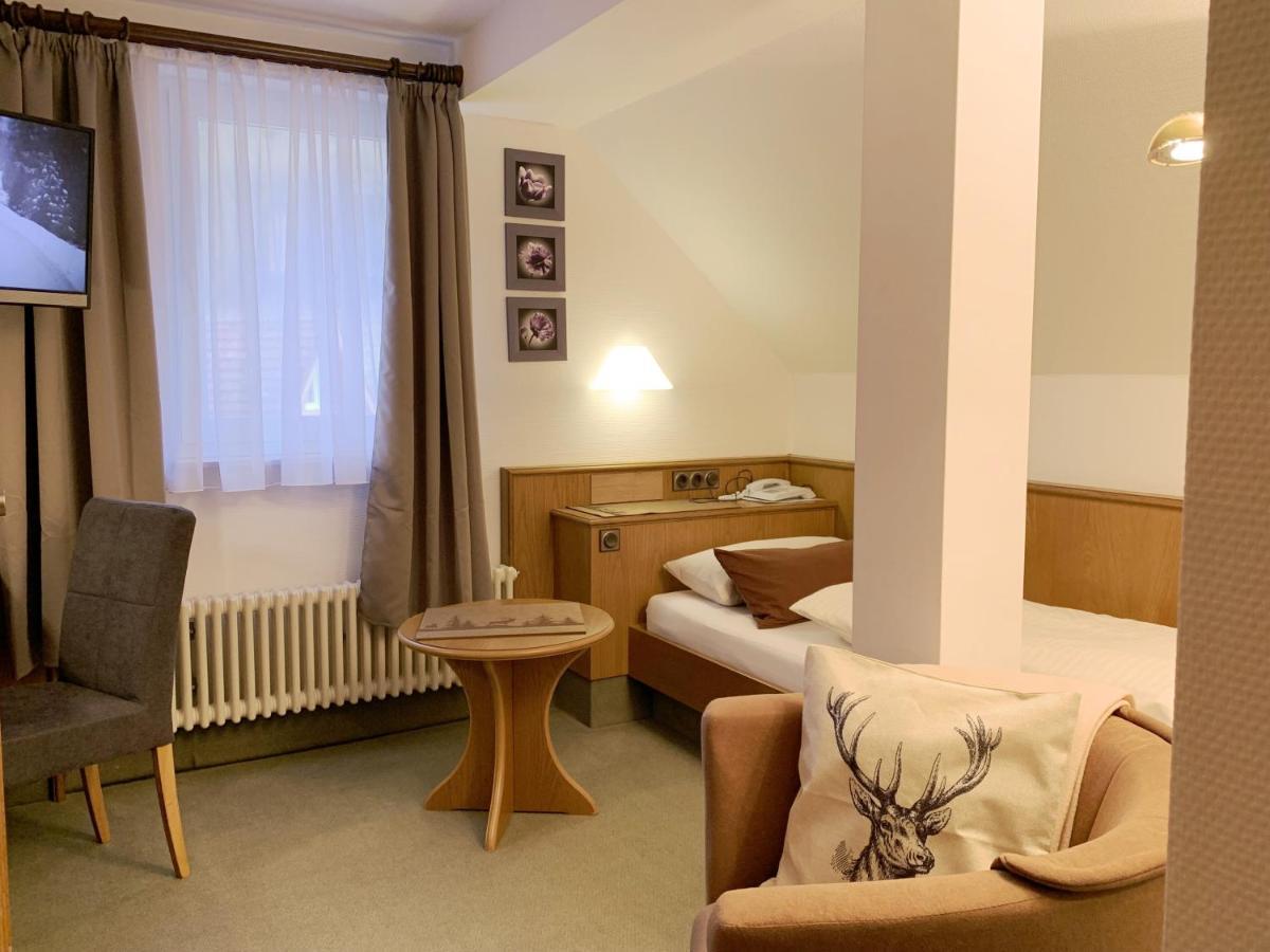 Landhotel Untere Kapfenhardter Muehle Unterreichenbach Екстериор снимка