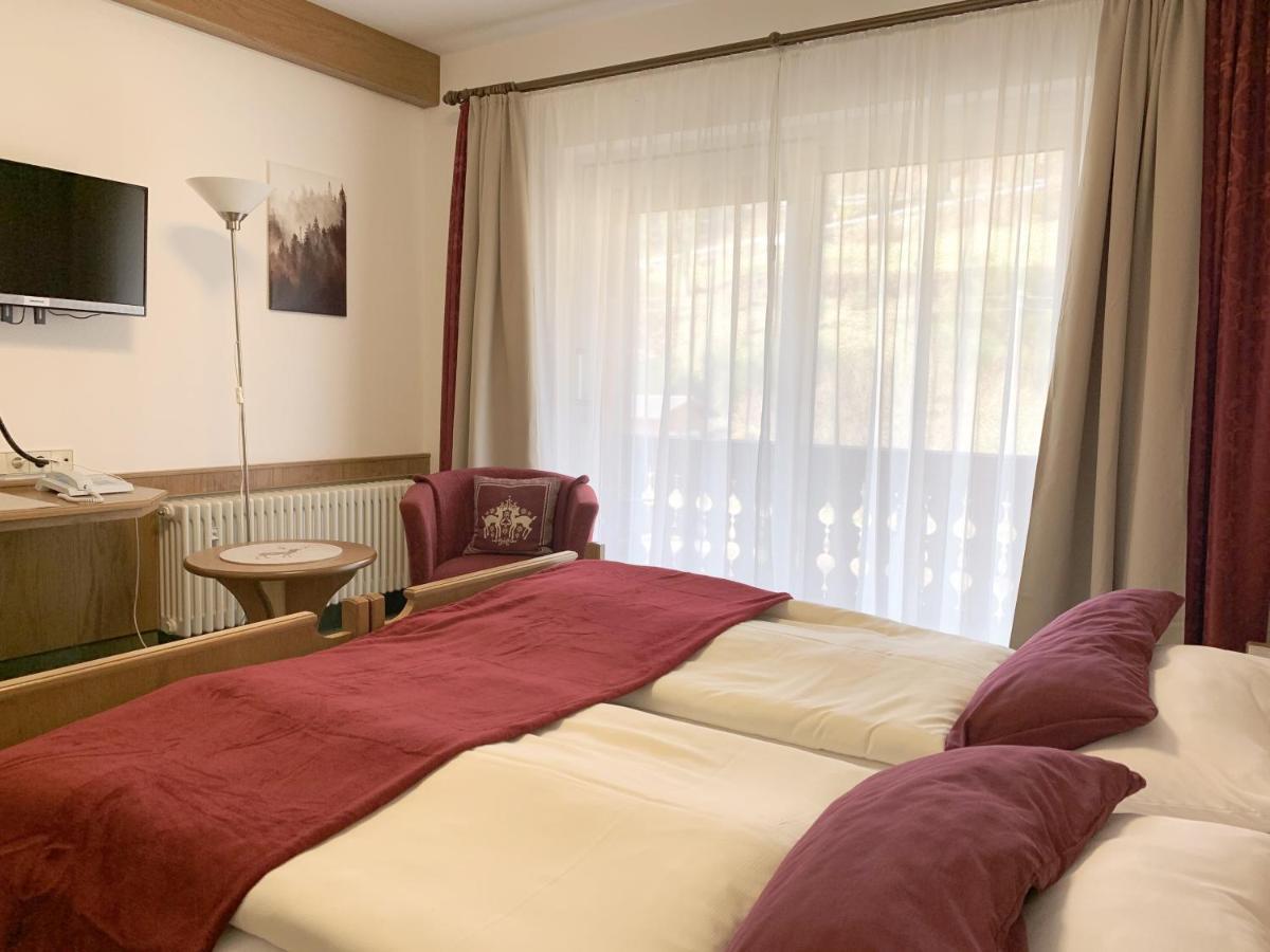 Landhotel Untere Kapfenhardter Muehle Unterreichenbach Екстериор снимка