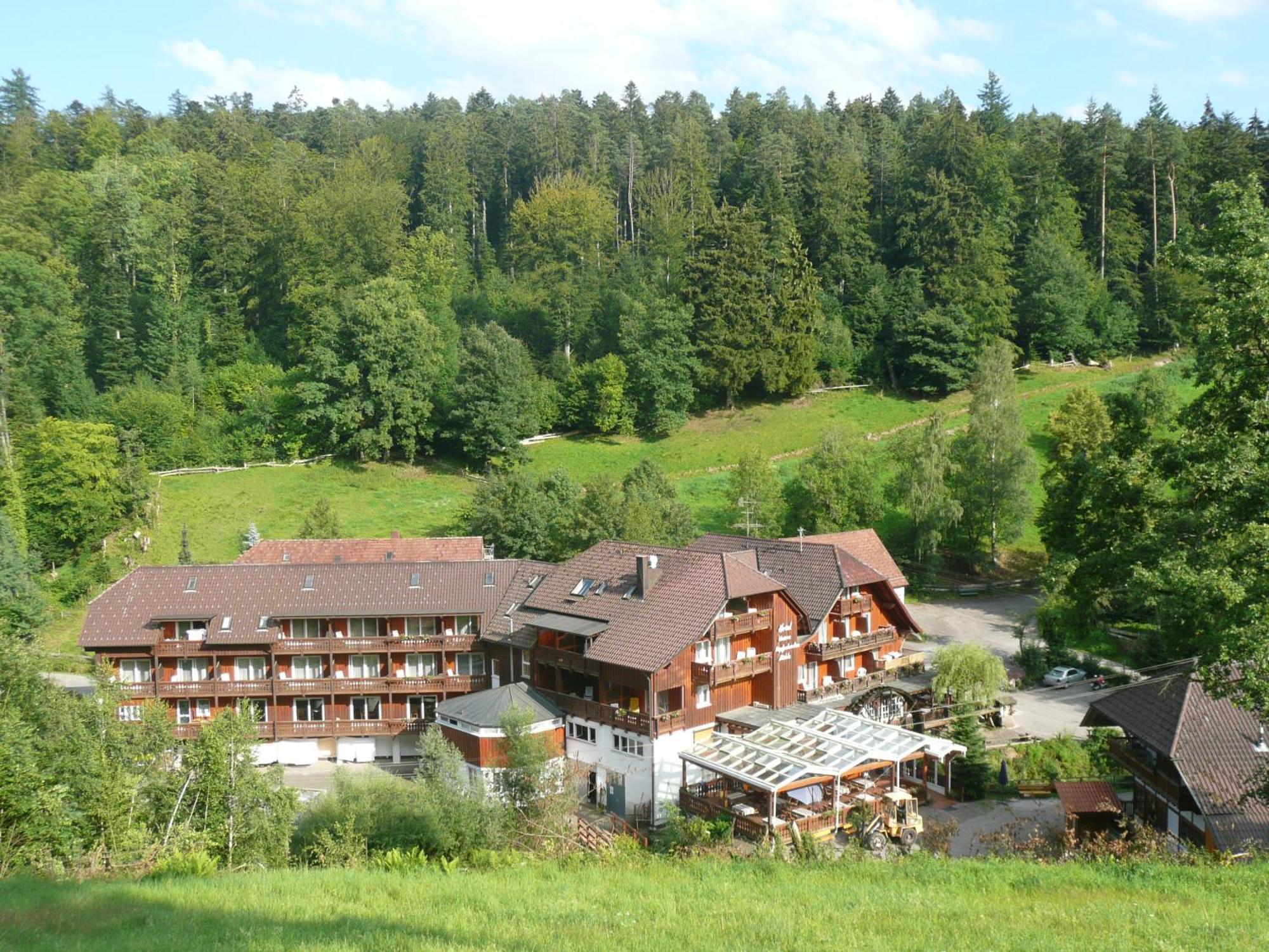Landhotel Untere Kapfenhardter Muehle Unterreichenbach Екстериор снимка