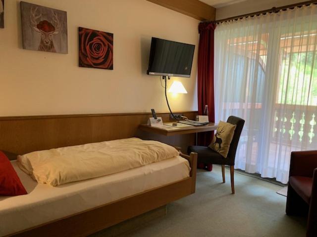 Landhotel Untere Kapfenhardter Muehle Unterreichenbach Екстериор снимка